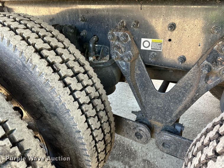 image for item DQ7418 2021 Kenworth  T880 dump truck