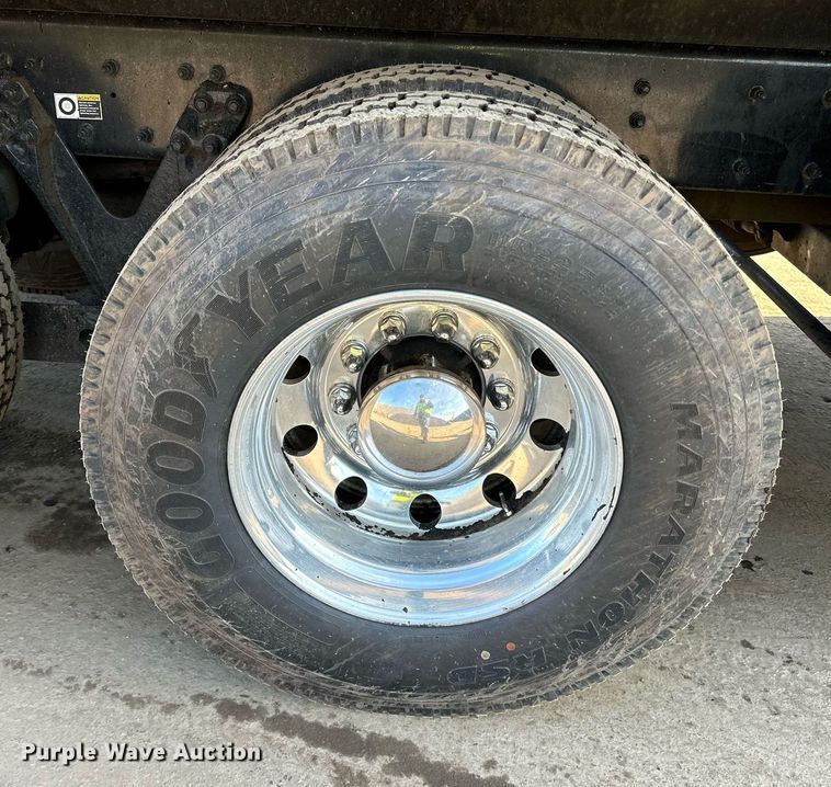 image for item DQ7418 2021 Kenworth  T880 dump truck