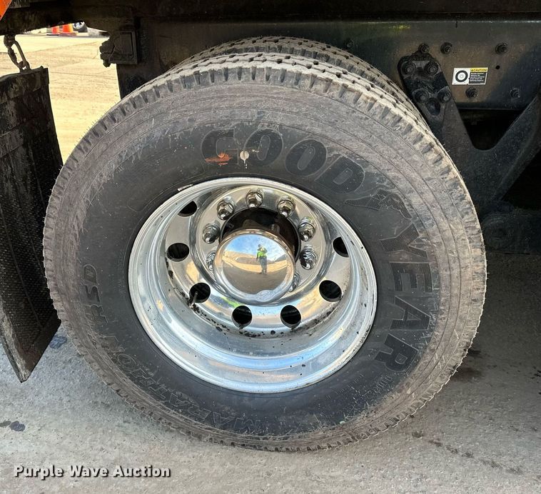 image for item DQ7418 2021 Kenworth  T880 dump truck