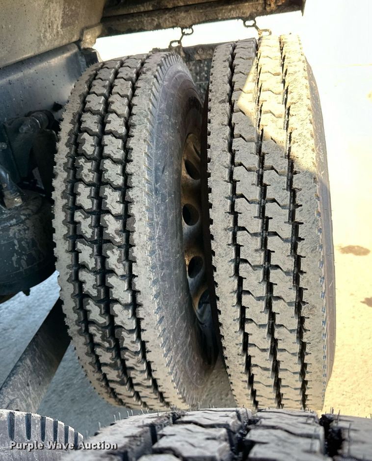 image for item DQ7418 2021 Kenworth  T880 dump truck