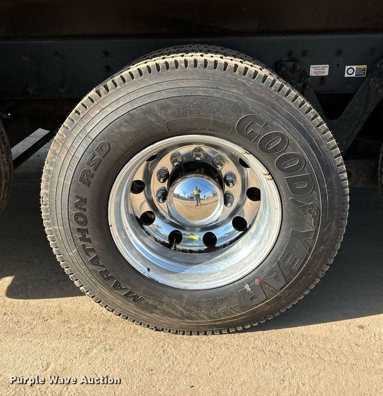 image for item DQ7418 2021 Kenworth  T880 dump truck