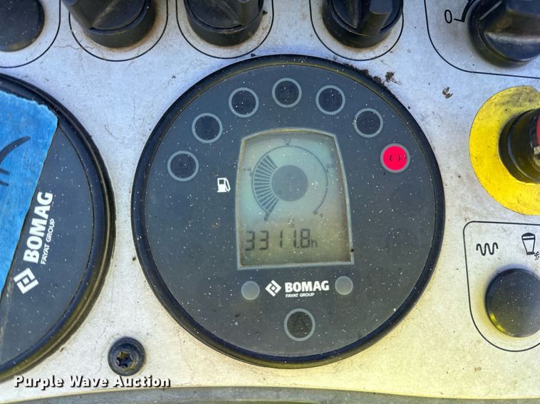 image for item DQ7422 2015 Bomag BW138AD double drum vibratory roller