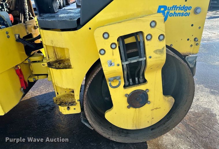 image for item DQ7422 2015 Bomag BW138AD double drum vibratory roller