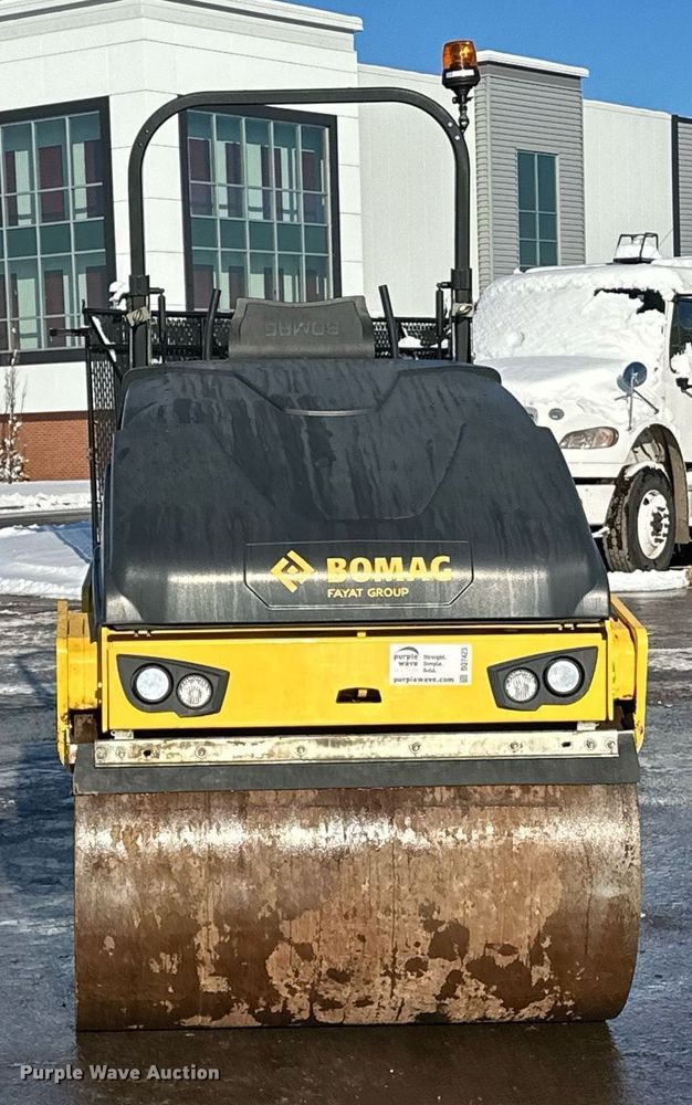 image for item DQ7423 2019 Bomag BW138AD double drum vibratory roller