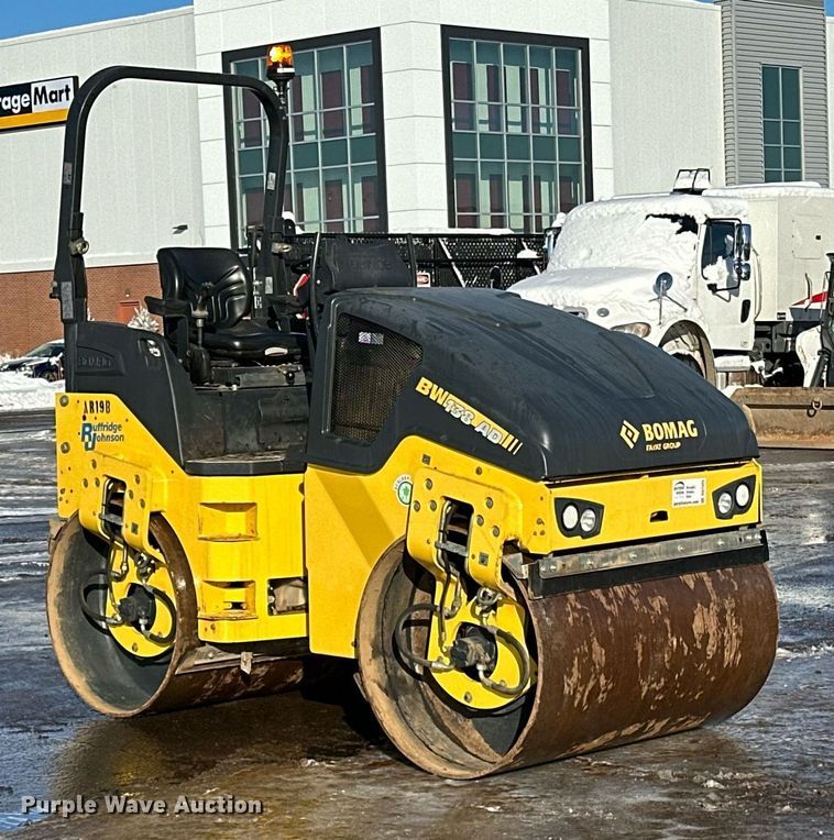 image for item DQ7423 2019 Bomag BW138AD double drum vibratory roller