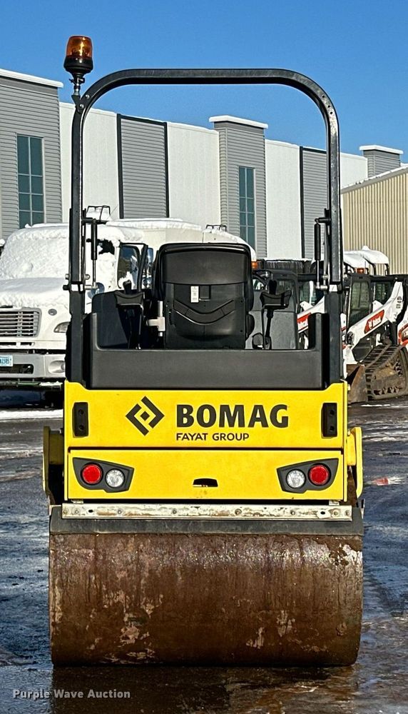 image for item DQ7423 2019 Bomag BW138AD double drum vibratory roller