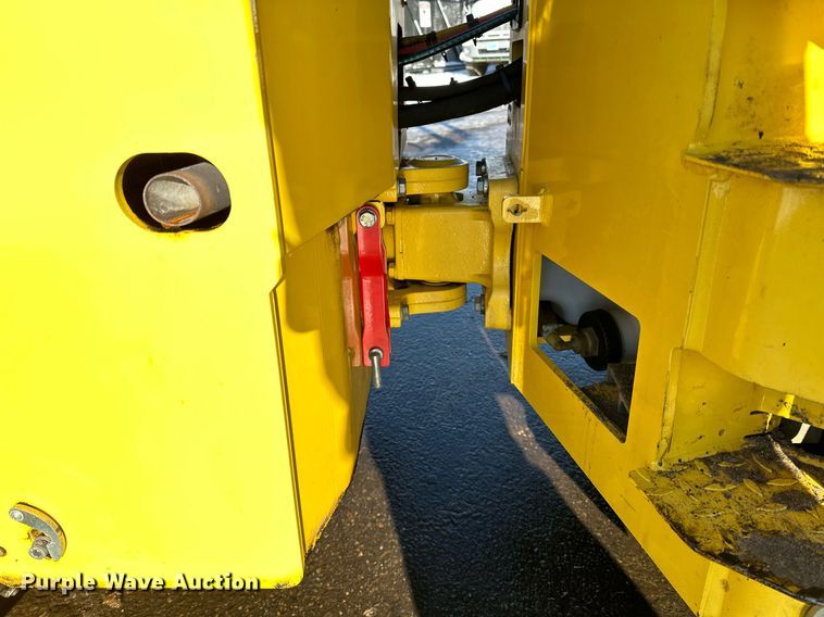 image for item DQ7423 2019 Bomag BW138AD double drum vibratory roller