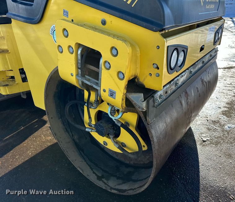image for item DQ7423 2019 Bomag BW138AD double drum vibratory roller