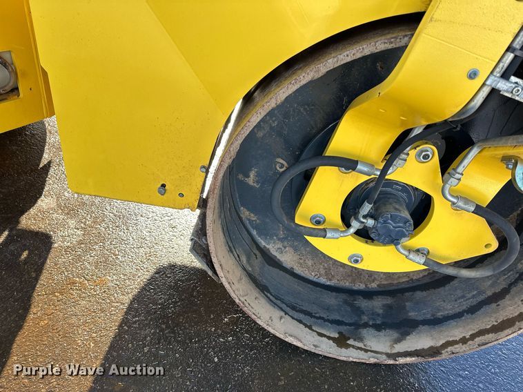 image for item DQ7423 2019 Bomag BW138AD double drum vibratory roller