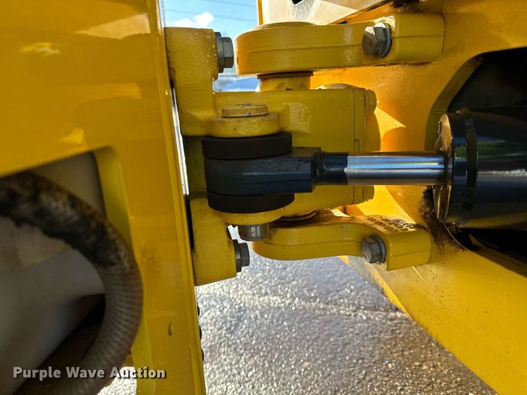 image for item DQ7423 2019 Bomag BW138AD double drum vibratory roller