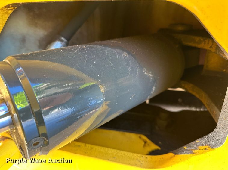 image for item DQ7423 2019 Bomag BW138AD double drum vibratory roller