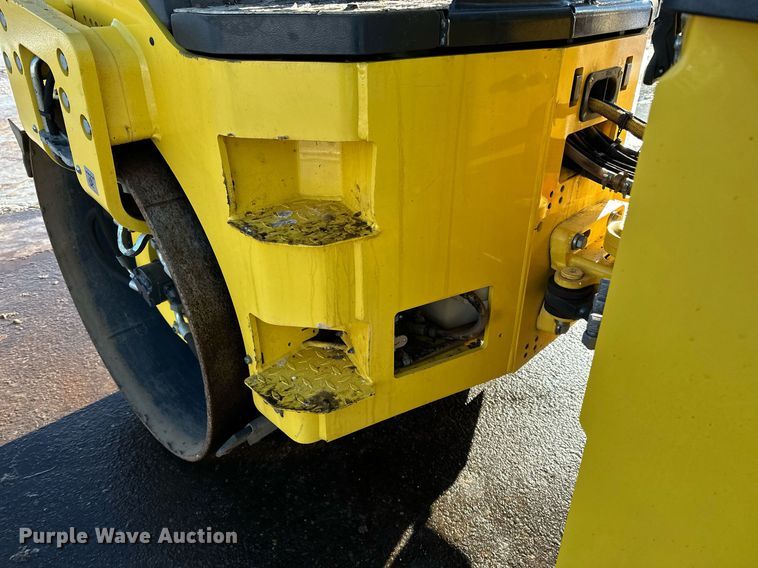 image for item DQ7423 2019 Bomag BW138AD double drum vibratory roller