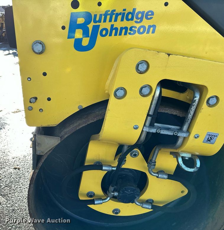 image for item DQ7423 2019 Bomag BW138AD double drum vibratory roller