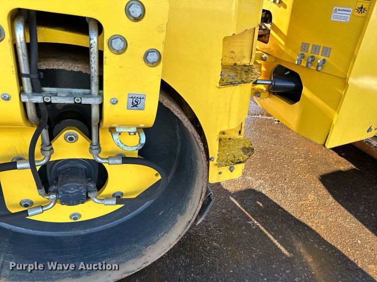 image for item DQ7423 2019 Bomag BW138AD double drum vibratory roller