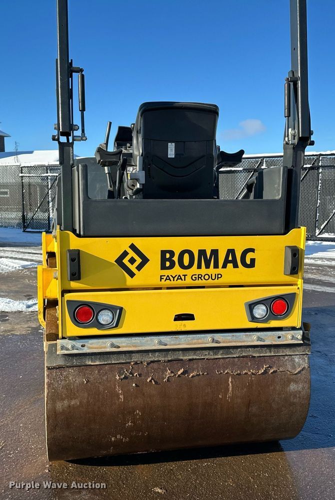 image for item DQ7423 2019 Bomag BW138AD double drum vibratory roller