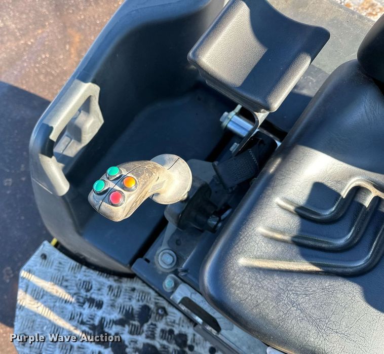 image for item DQ7423 2019 Bomag BW138AD double drum vibratory roller