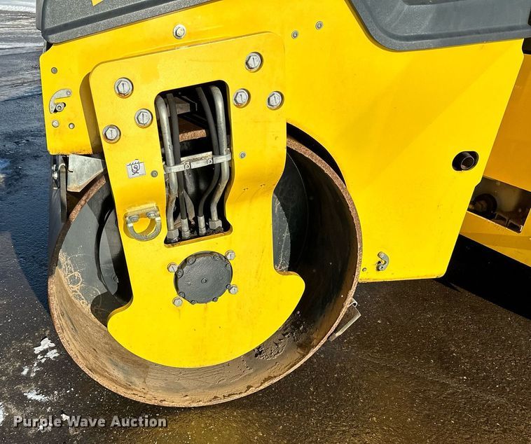 image for item DQ7423 2019 Bomag BW138AD double drum vibratory roller