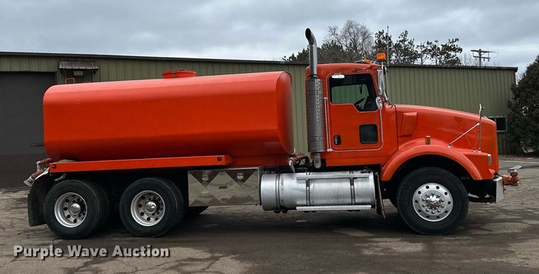 image for item DQ7428 2006 Kenworth  T800 water truck