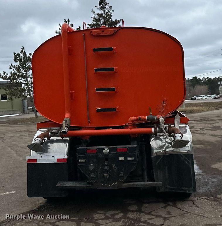 image for item DQ7428 2006 Kenworth  T800 water truck