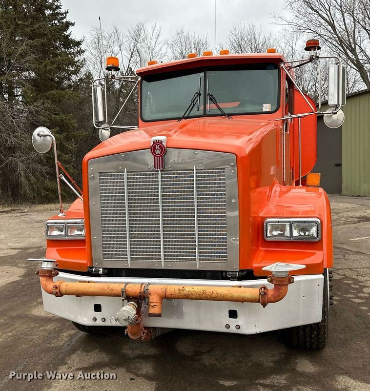 image for item DQ7428 2006 Kenworth  T800 water truck