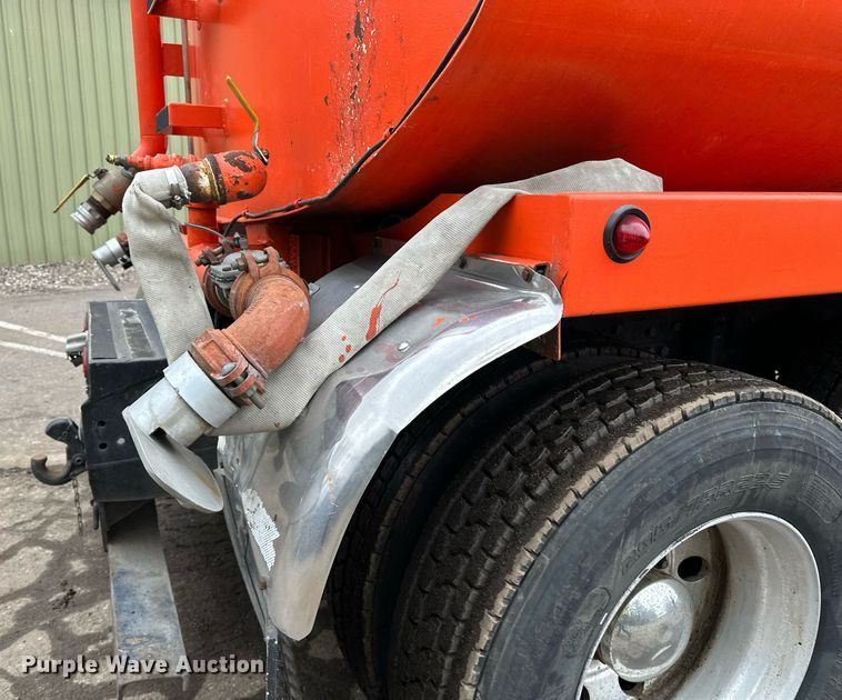 image for item DQ7428 2006 Kenworth  T800 water truck