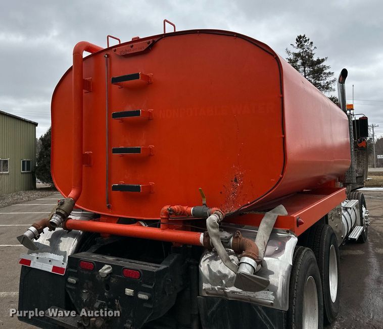 image for item DQ7428 2006 Kenworth  T800 water truck