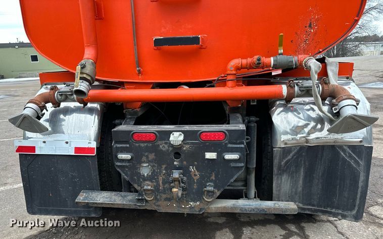 image for item DQ7428 2006 Kenworth  T800 water truck