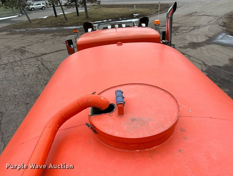 image for item DQ7428 2006 Kenworth  T800 water truck