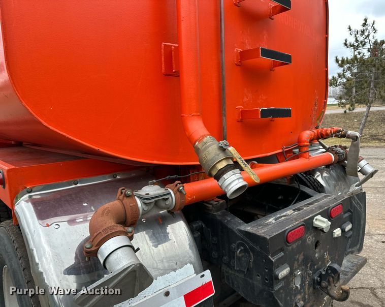 image for item DQ7428 2006 Kenworth  T800 water truck