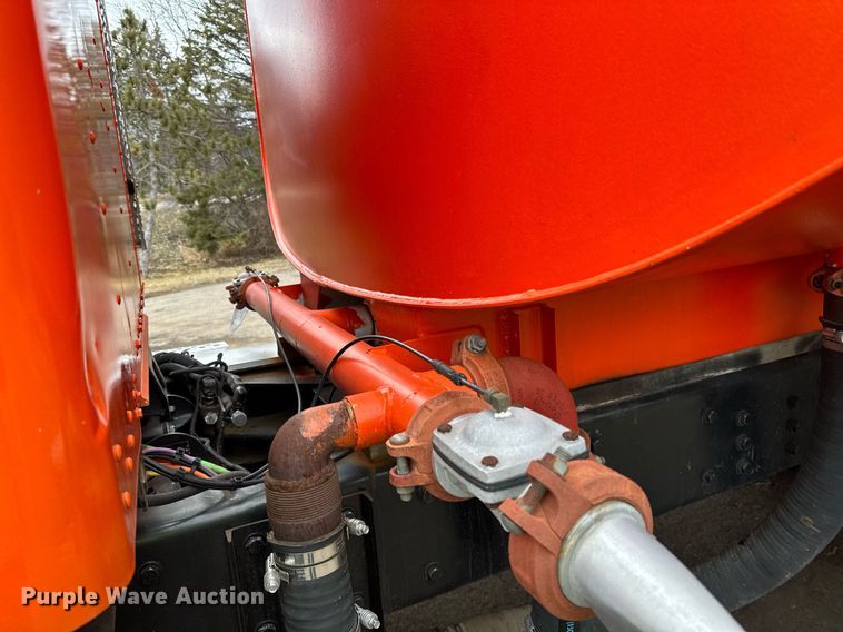 image for item DQ7428 2006 Kenworth  T800 water truck