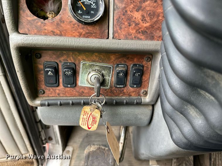 image for item DQ7428 2006 Kenworth  T800 water truck