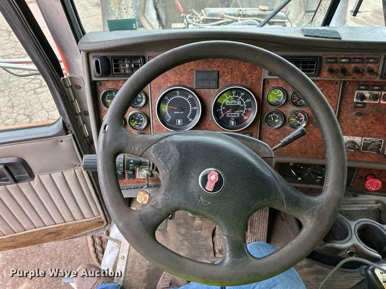 image for item DQ7428 2006 Kenworth  T800 water truck