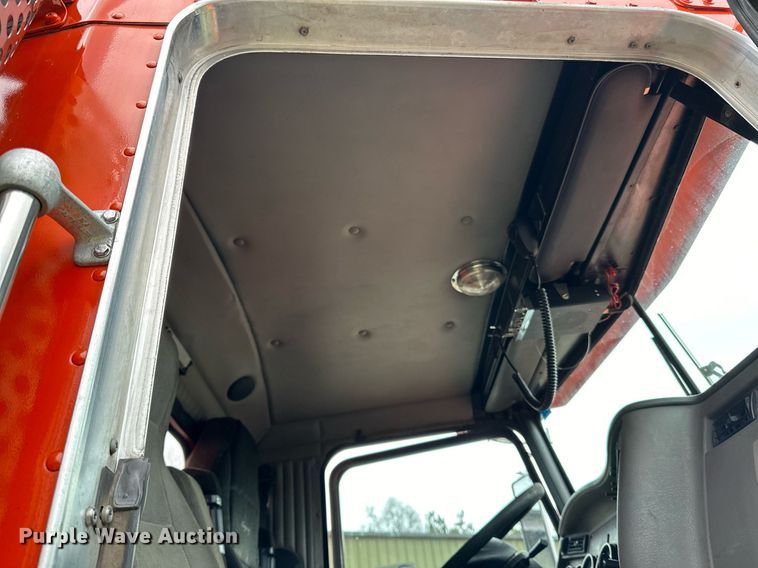 image for item DQ7428 2006 Kenworth  T800 water truck