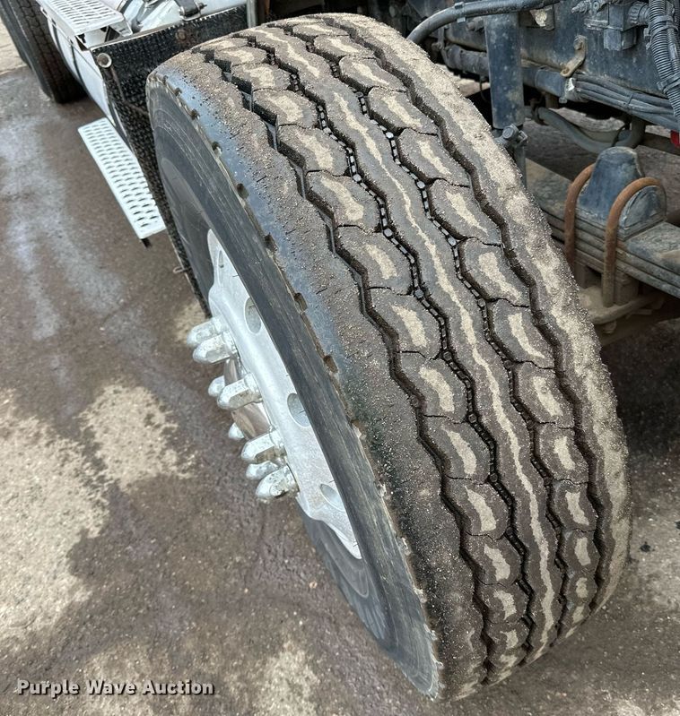 image for item DQ7428 2006 Kenworth  T800 water truck