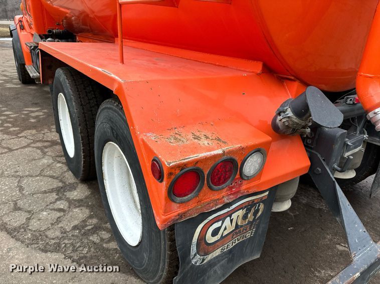 image for item DQ7429 2002 Sterling  LT7500 water truck