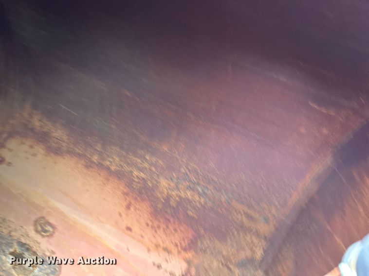 image for item DQ7429 2002 Sterling  LT7500 water truck