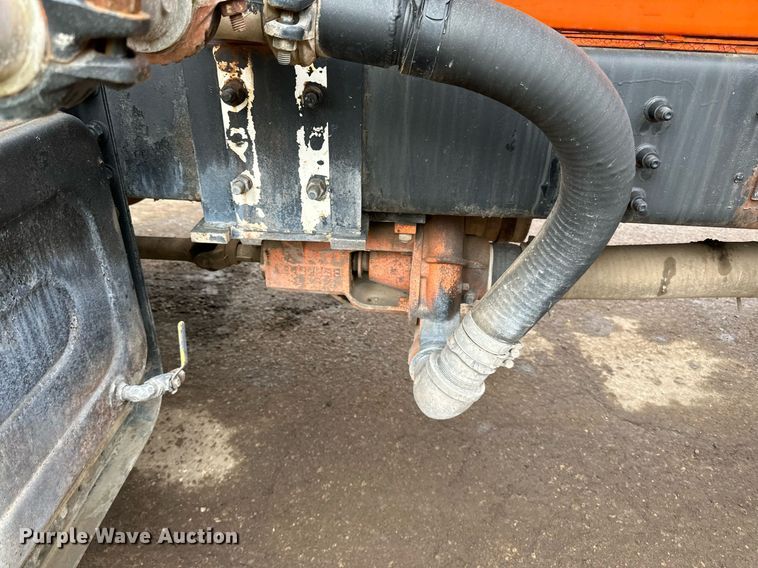 image for item DQ7429 2002 Sterling  LT7500 water truck