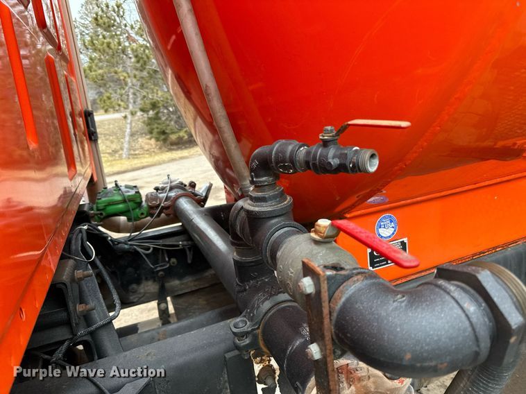 image for item DQ7429 2002 Sterling  LT7500 water truck