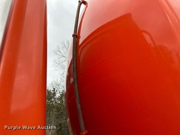 image for item DQ7429 2002 Sterling  LT7500 water truck