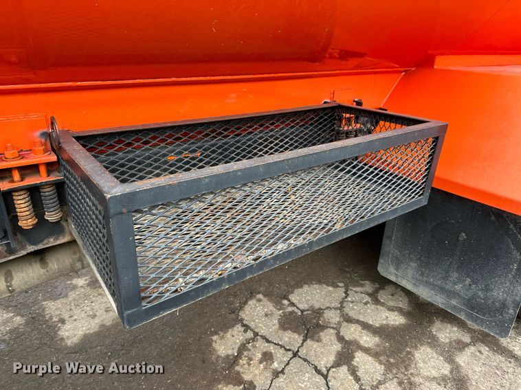 image for item DQ7429 2002 Sterling  LT7500 water truck