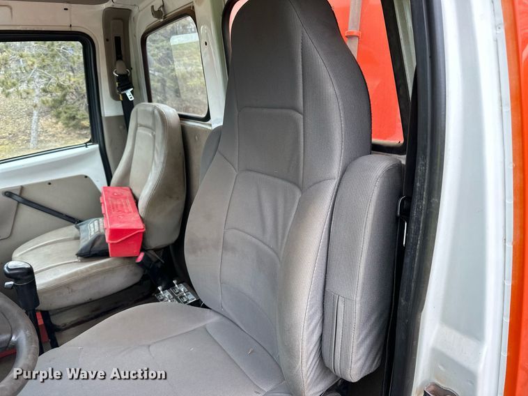 image for item DQ7429 2002 Sterling  LT7500 water truck