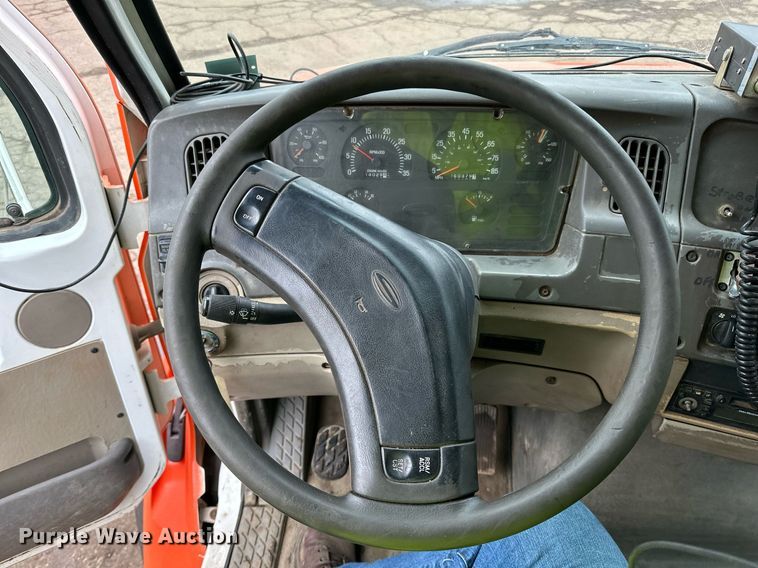 image for item DQ7429 2002 Sterling  LT7500 water truck