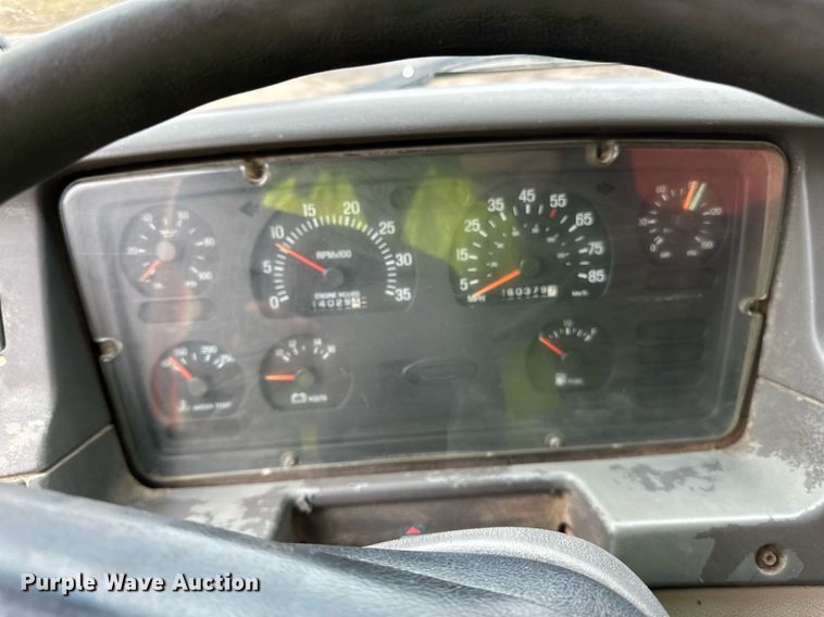 image for item DQ7429 2002 Sterling  LT7500 water truck