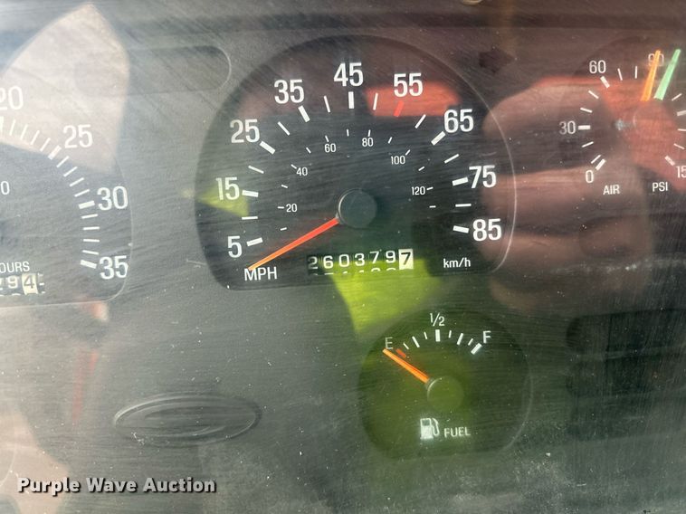 image for item DQ7429 2002 Sterling  LT7500 water truck