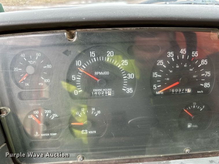 image for item DQ7429 2002 Sterling  LT7500 water truck