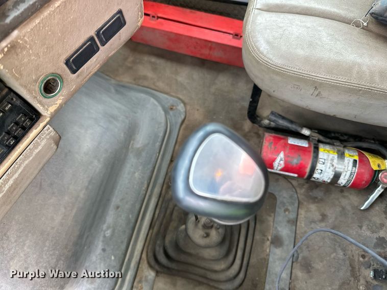 image for item DQ7429 2002 Sterling  LT7500 water truck