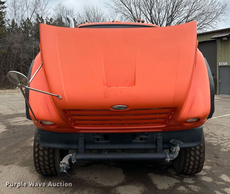 image for item DQ7429 2002 Sterling  LT7500 water truck