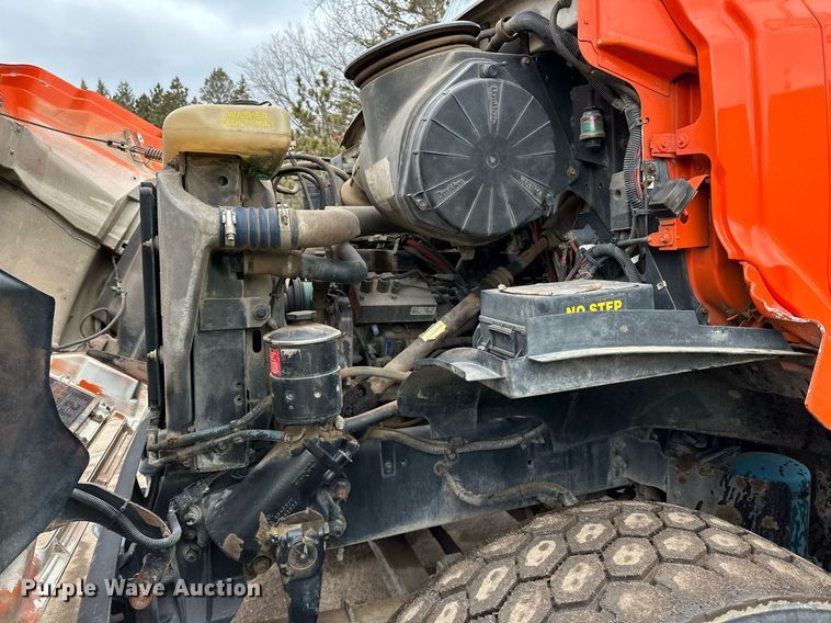 image for item DQ7429 2002 Sterling  LT7500 water truck