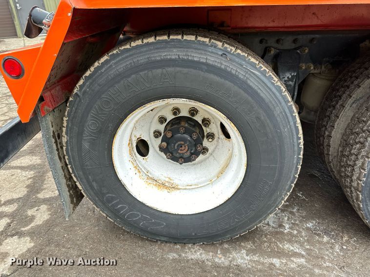 image for item DQ7429 2002 Sterling  LT7500 water truck