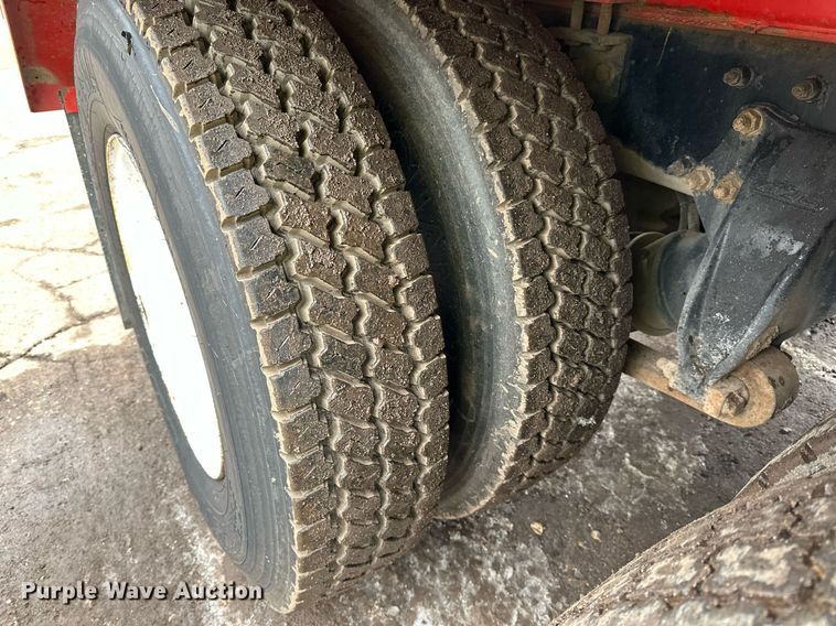 image for item DQ7429 2002 Sterling  LT7500 water truck